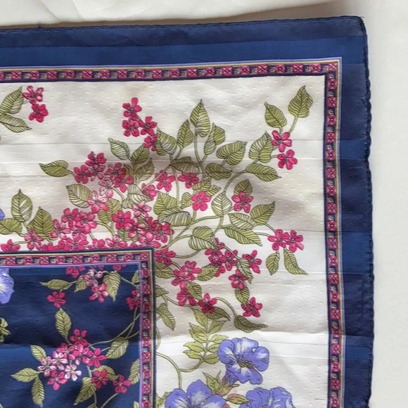 Navy Blue~White Floral 29” x 30” Scarf Italy - Picture 5 of 10